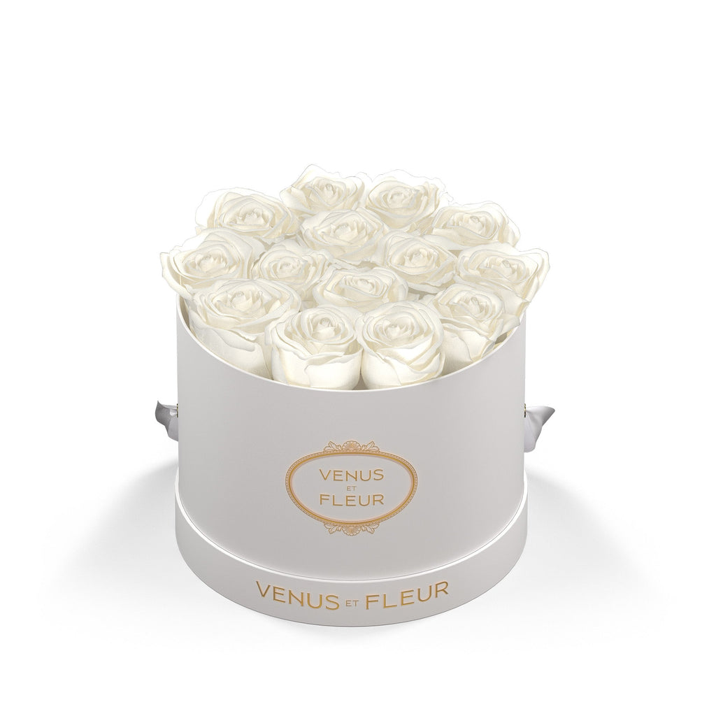 Small Round, White Classic, Pure White, 13-15 Eternity Roses, Venus et Fleur