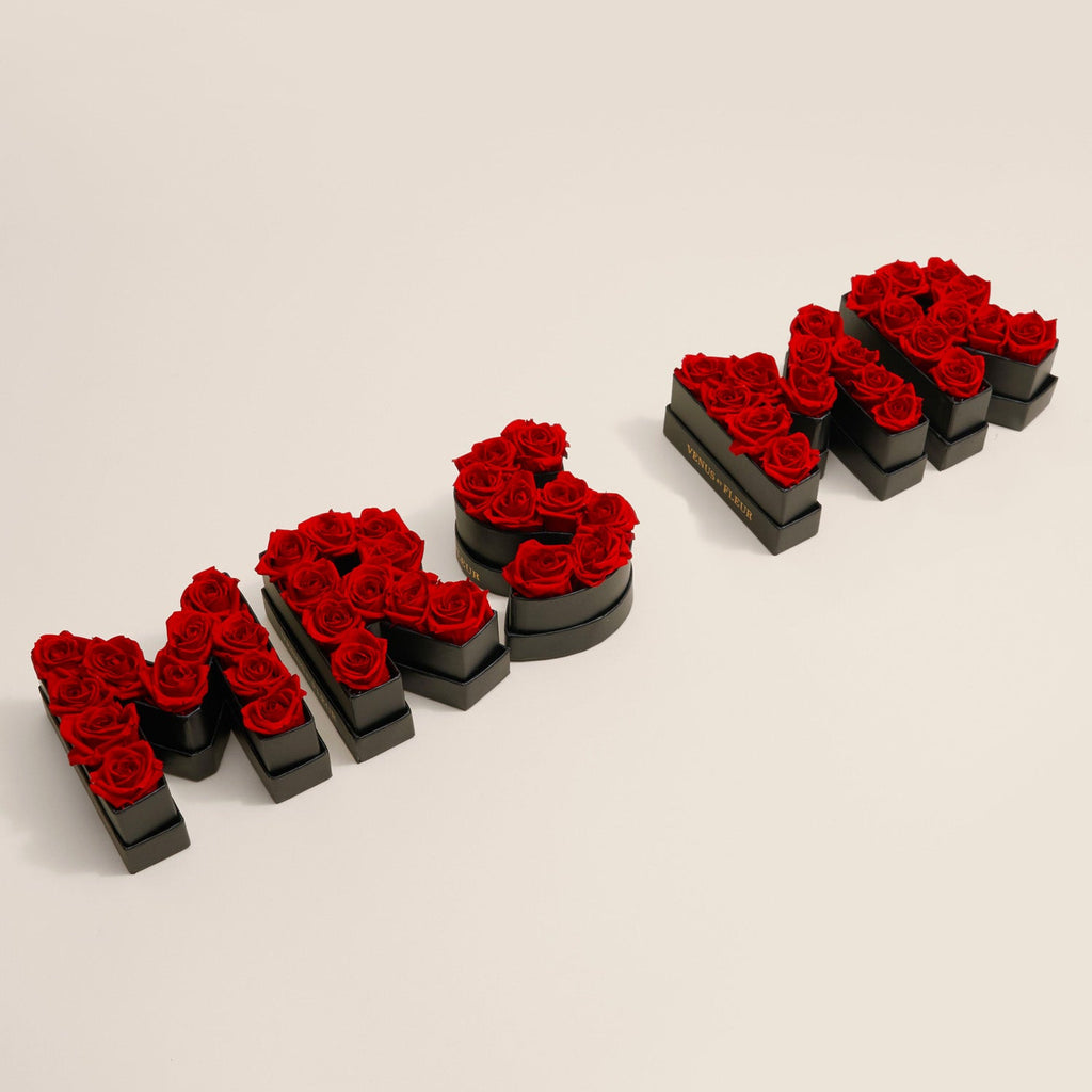 Mini Letter M in Flowers with Eternity Roses | Venus et Fleur